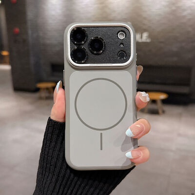 Factory Direct Sales Of  Customizable MagSafe Phone Case 